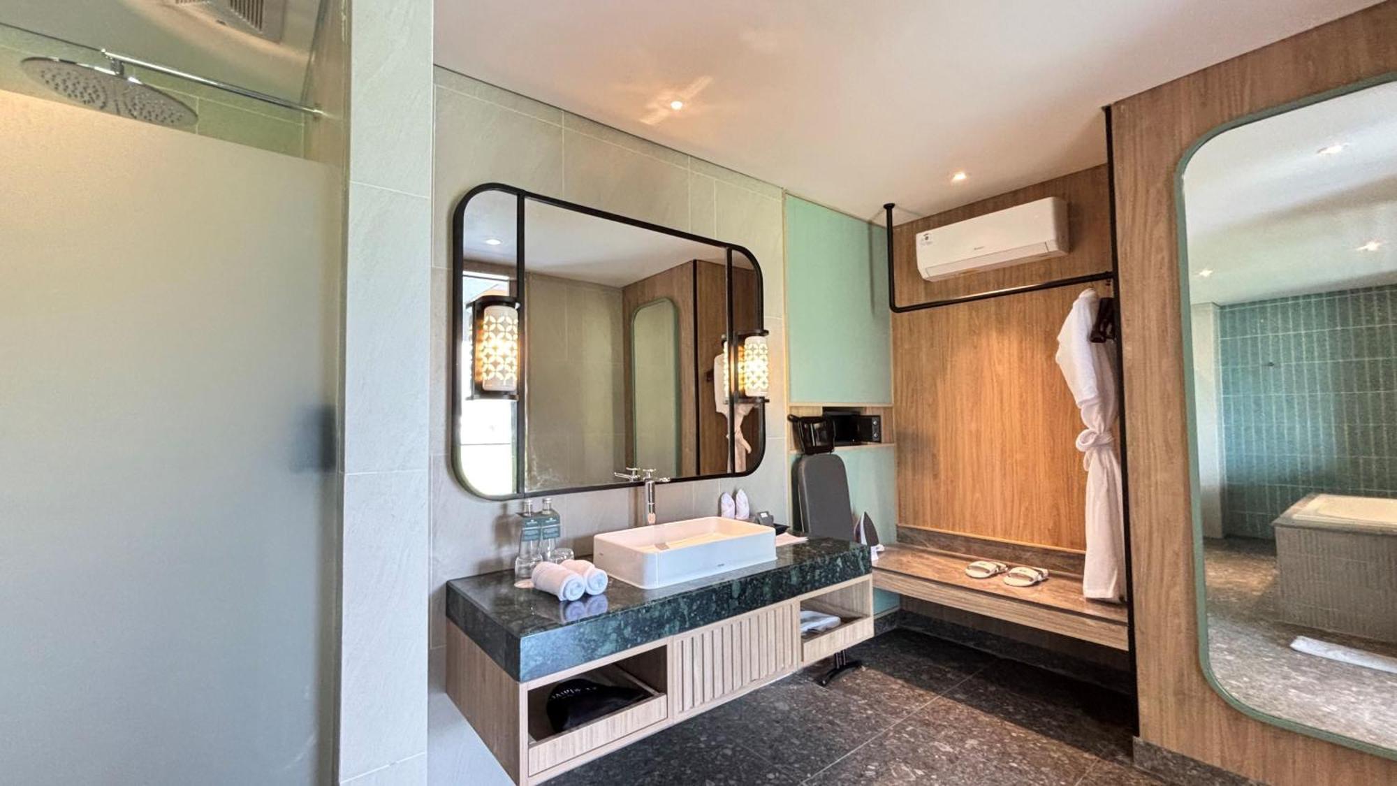 Hotel Santika Гарут Екстериор снимка